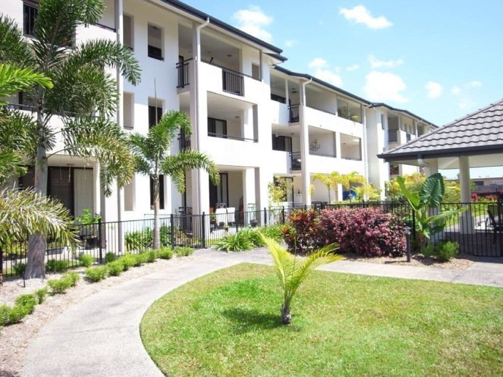 Modern Townsville Luxury - Spacious 3 BR Apartment!