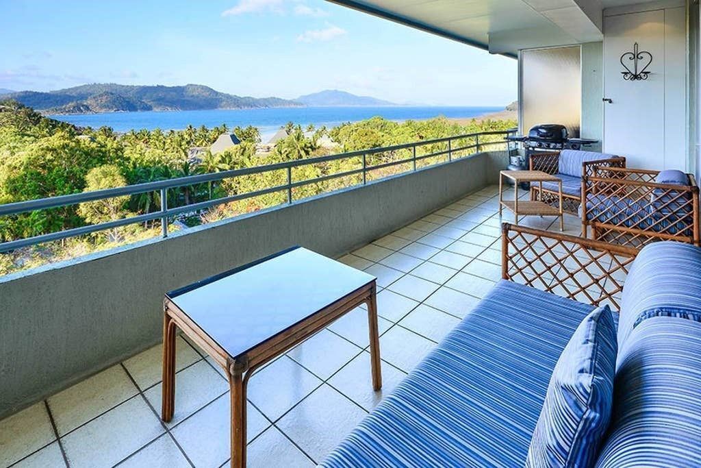 Poinciana Lodge 208 - Seaview Apartment on Hamilton Island