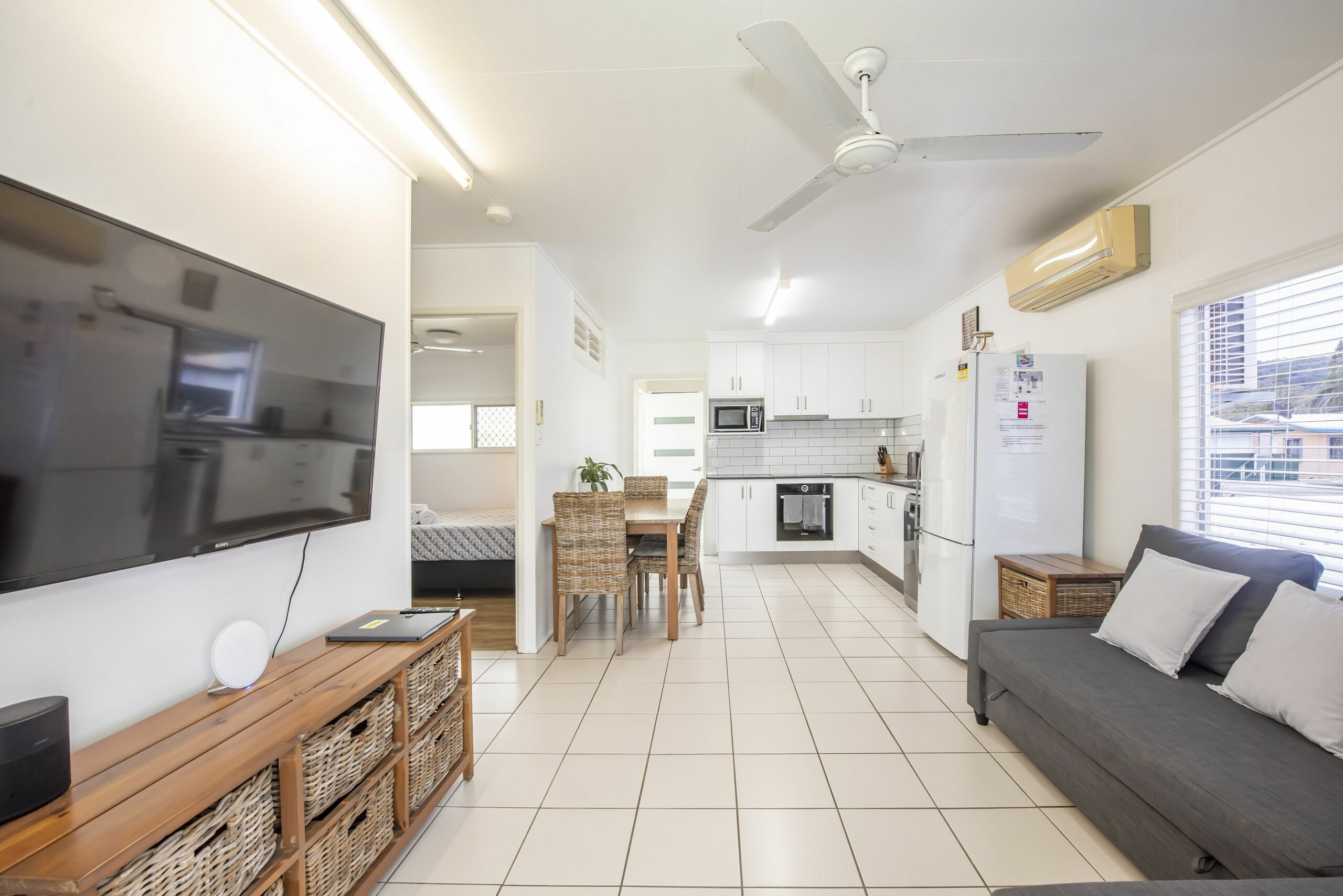 "the Retreat" - Upstairs - Grasstree Beachfront Shacks