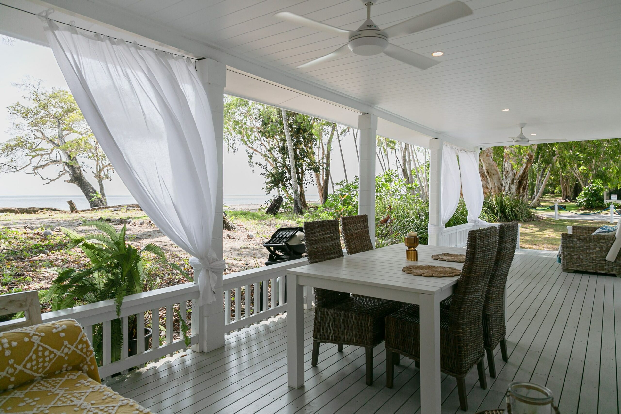 Beachfront Cottage on the World Famous 4 Mile Beach, Port Douglas