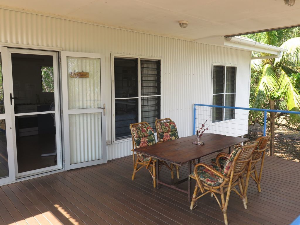 Driftwood Beachfront Getaway, Sleeps 8 Comfortably, Fully air Conditioned