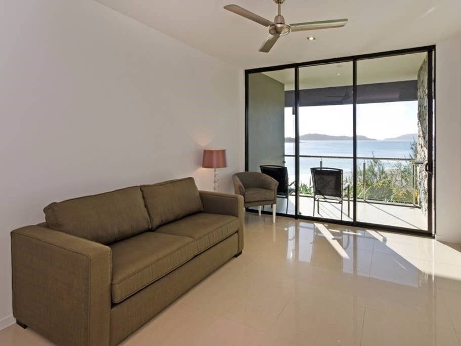 Edge Apartment 19 - Seaview Apartment on Hamilton Island