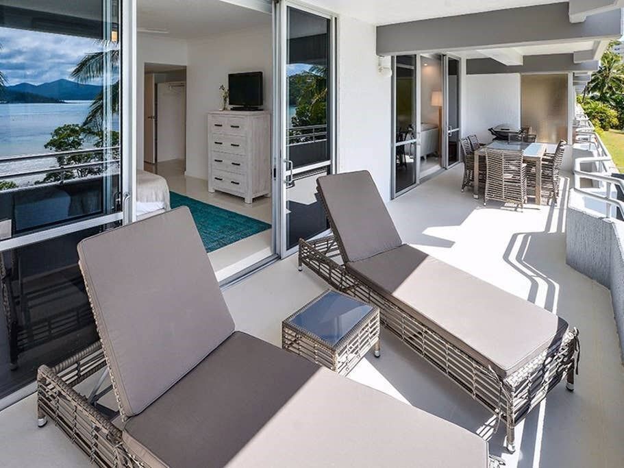 Frangipani 106 - Beachfront Apartment on Hamilton Island