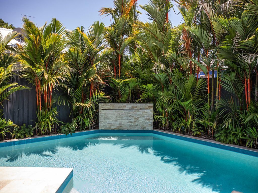 Port Beach House #2 With Tropical Private Heated Pool