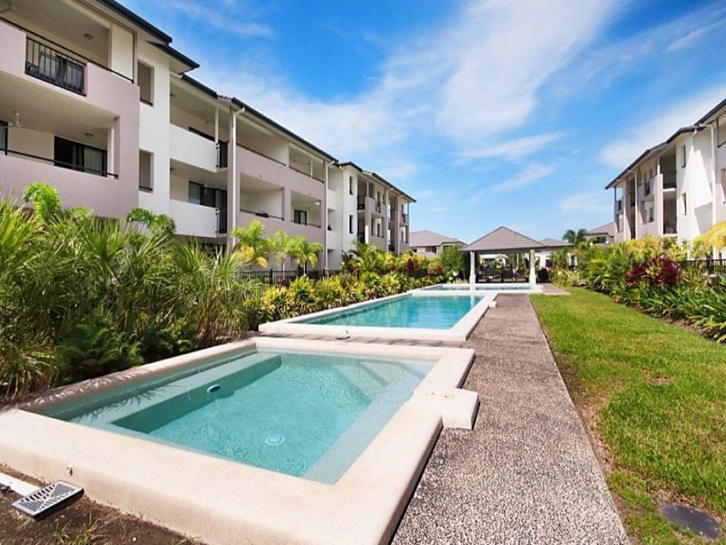 Modern Townsville Luxury - Spacious 3 BR Apartment!