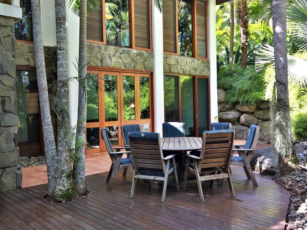 17 Wharf Street Luxury Beachfront House