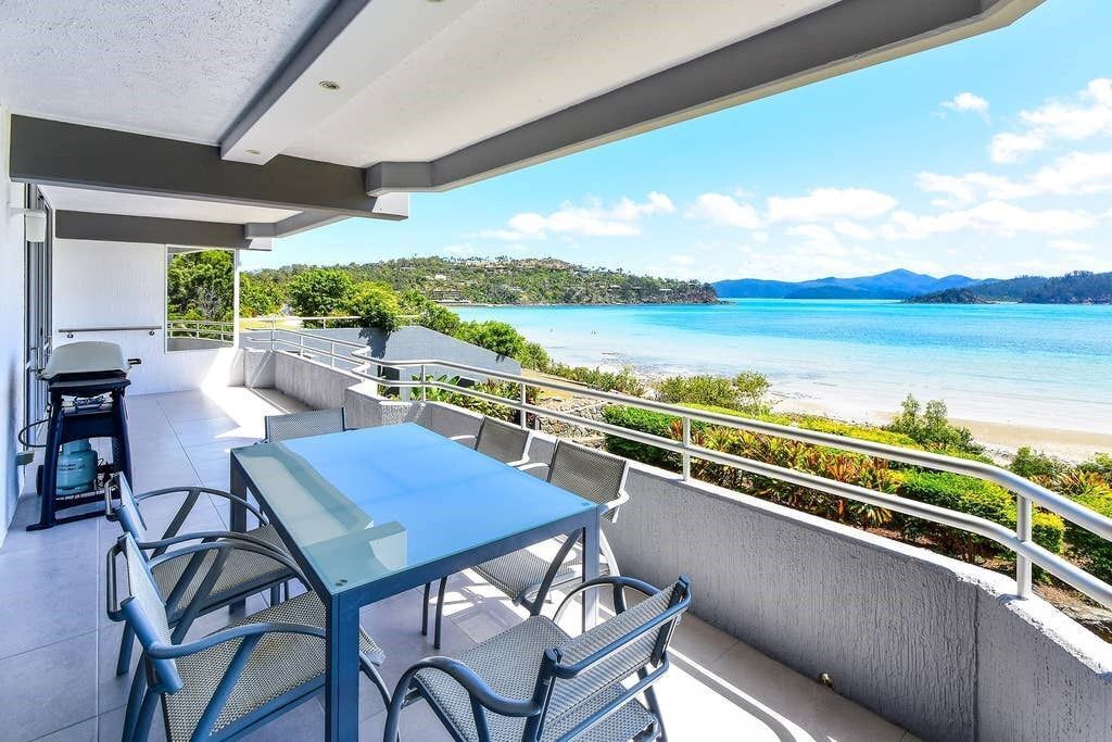 Frangipani 005 – Beachfront Apartment on Hamilton Island