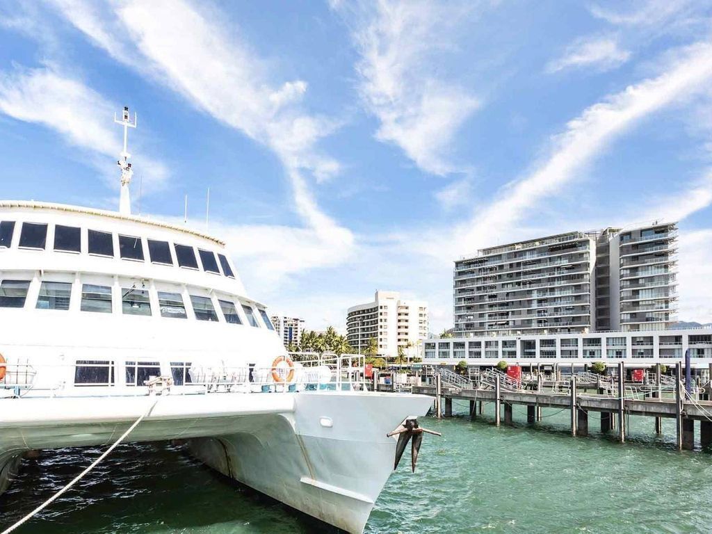Privately Owned Hotel Room by Cairns Marina 222