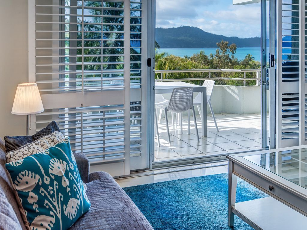 Poinciana Lodge 102 - Seaview Apartment on Hamilton Island