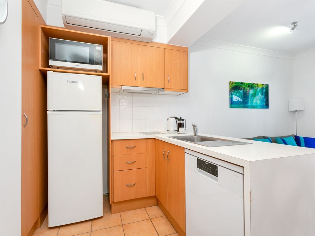 Port Douglas Apartments, Location, Location