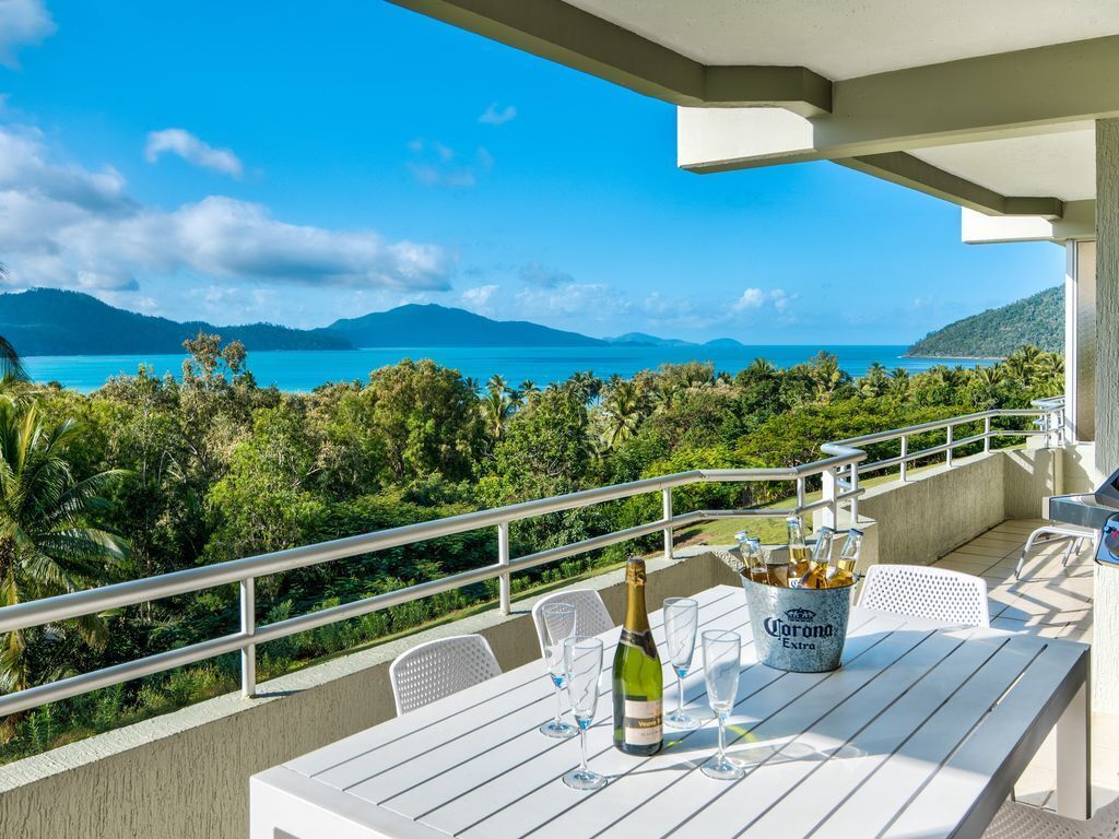 Poinciana Lodge 102 - Seaview Apartment on Hamilton Island