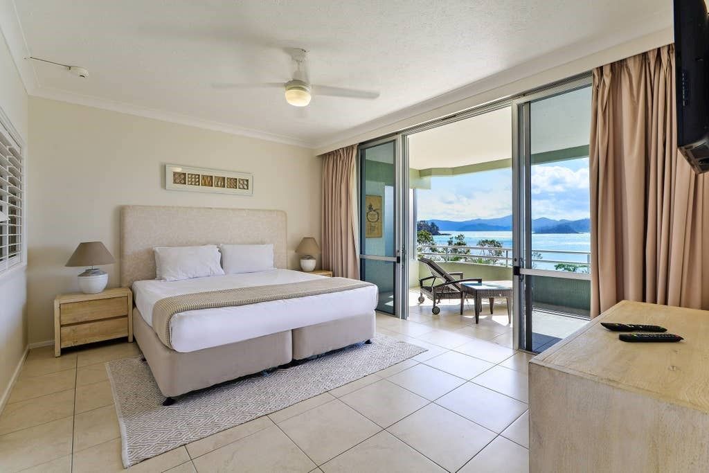 Lagoon Lodge 105 - Beachfront Apartment on Hamilton Island