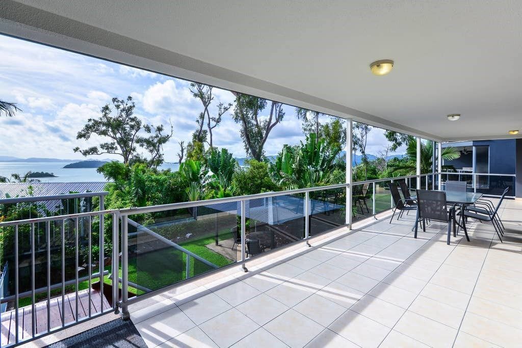 Blue Water Views 9 - Seaview Apartment on Hamilton Island