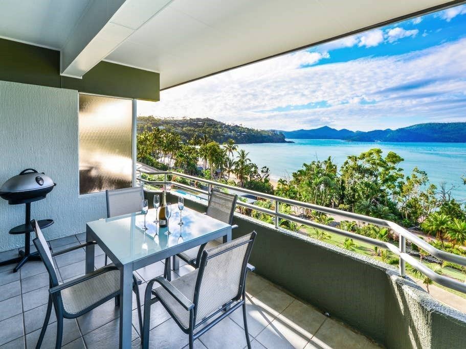 Hibiscus Apartment 208 – Beachfront Apartment on Hamilton Island