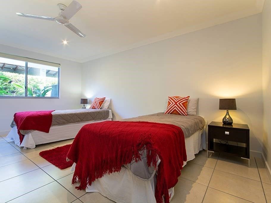 Blue Water Views 15 - Beautiful Apartment on Hamilton Island