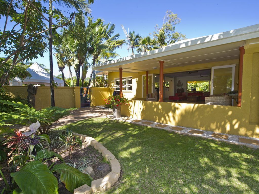 Island House - Nelly Bay, QLD