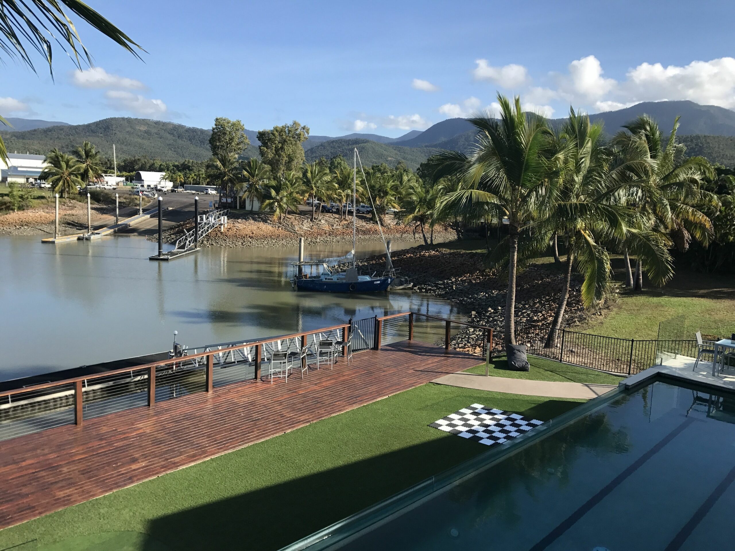 HARBOURSIDE LUXURY AT PORT HINCHINBROOK