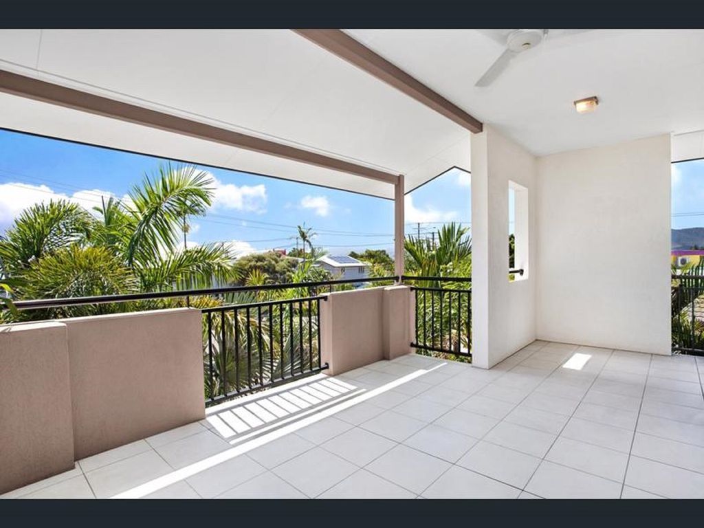 Modern Townsville Luxury - Spacious 3 BR Apartment!