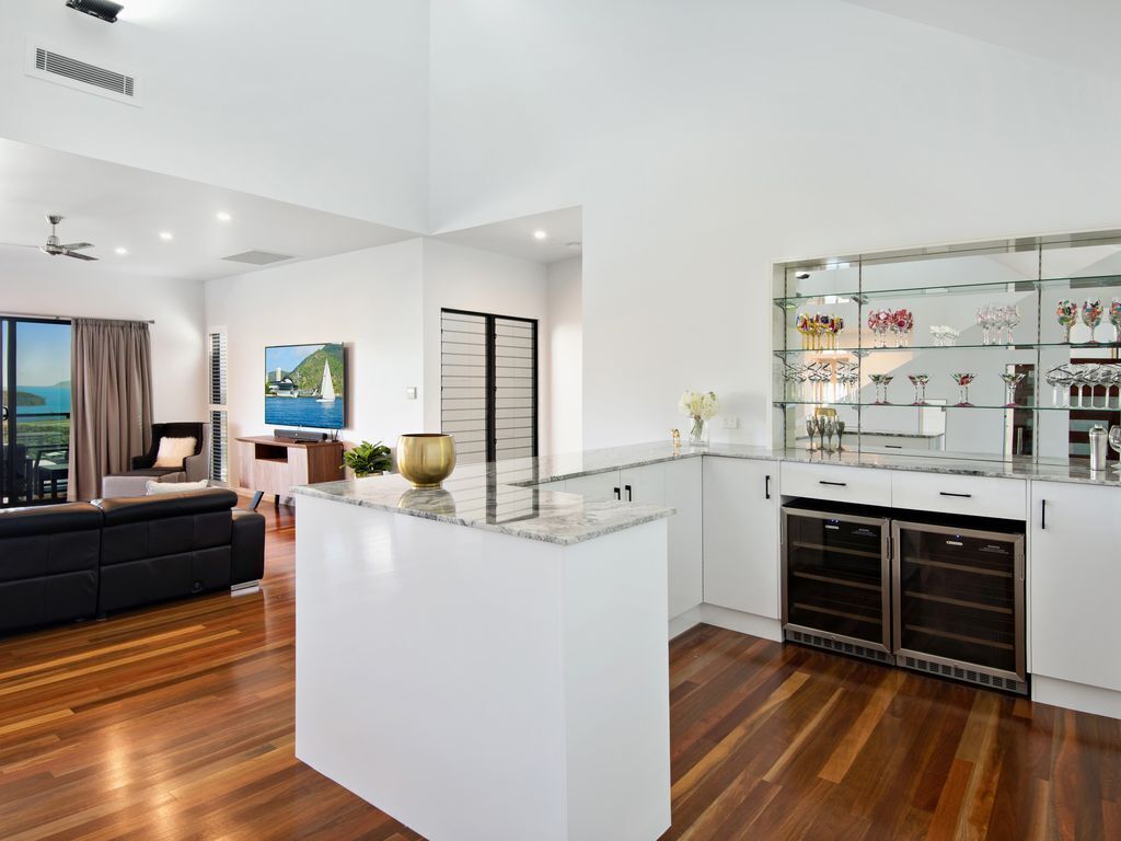 Southwinds - Stunning 7 Bedroom House on Hamilton Island