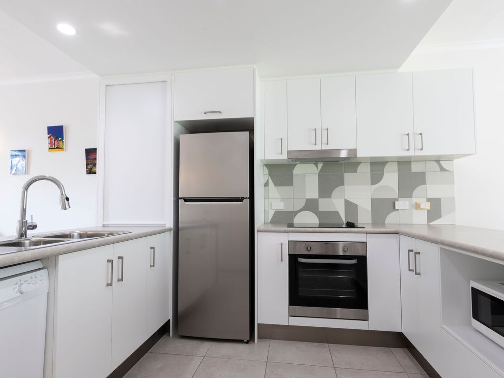 The Queenslander Fullmoon Brand NEW Kitchen