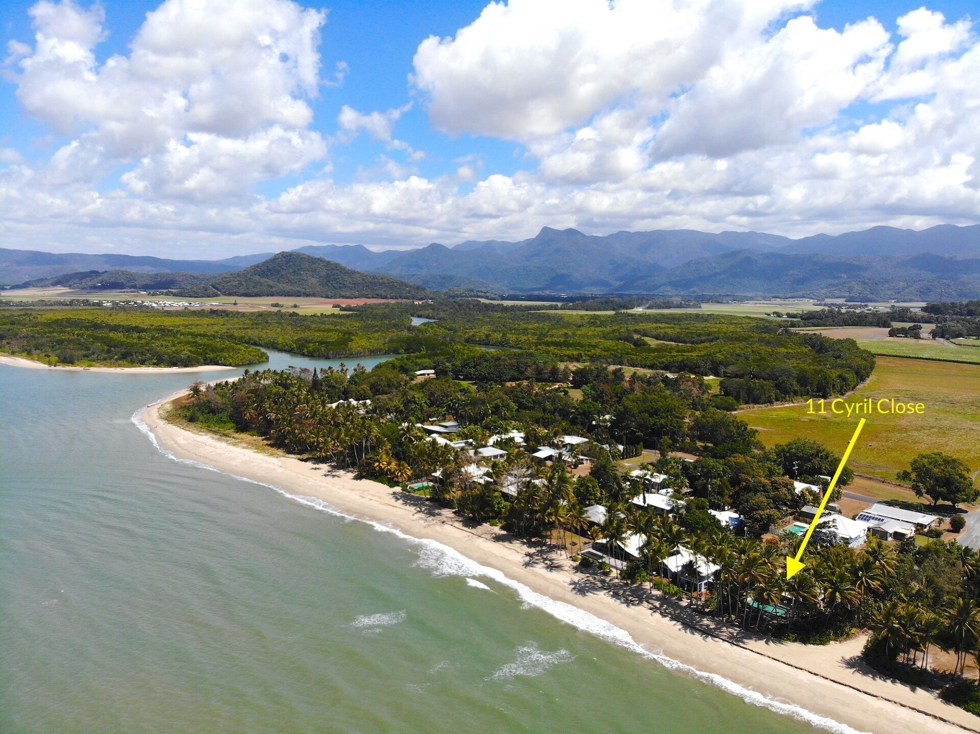 The Beach House on Newell - Absolute Beachfront