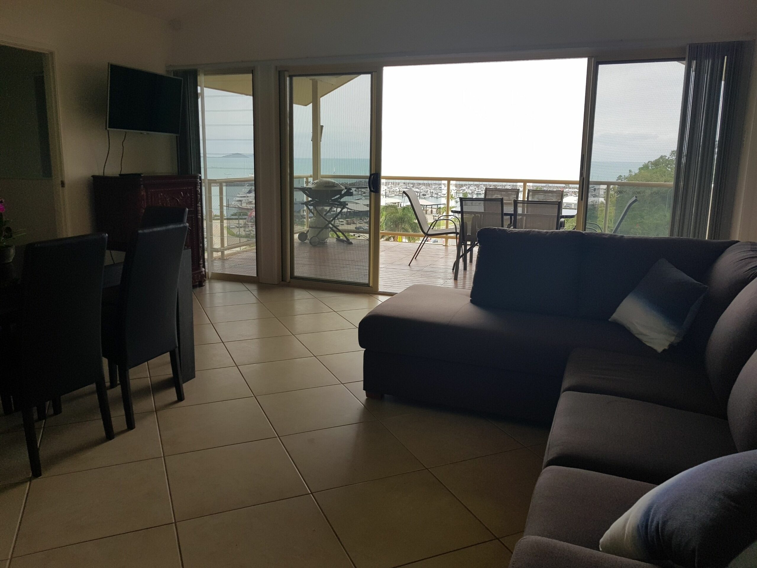 Amazing Marina View - Spacious 2 bedrm apartment sleeps 5