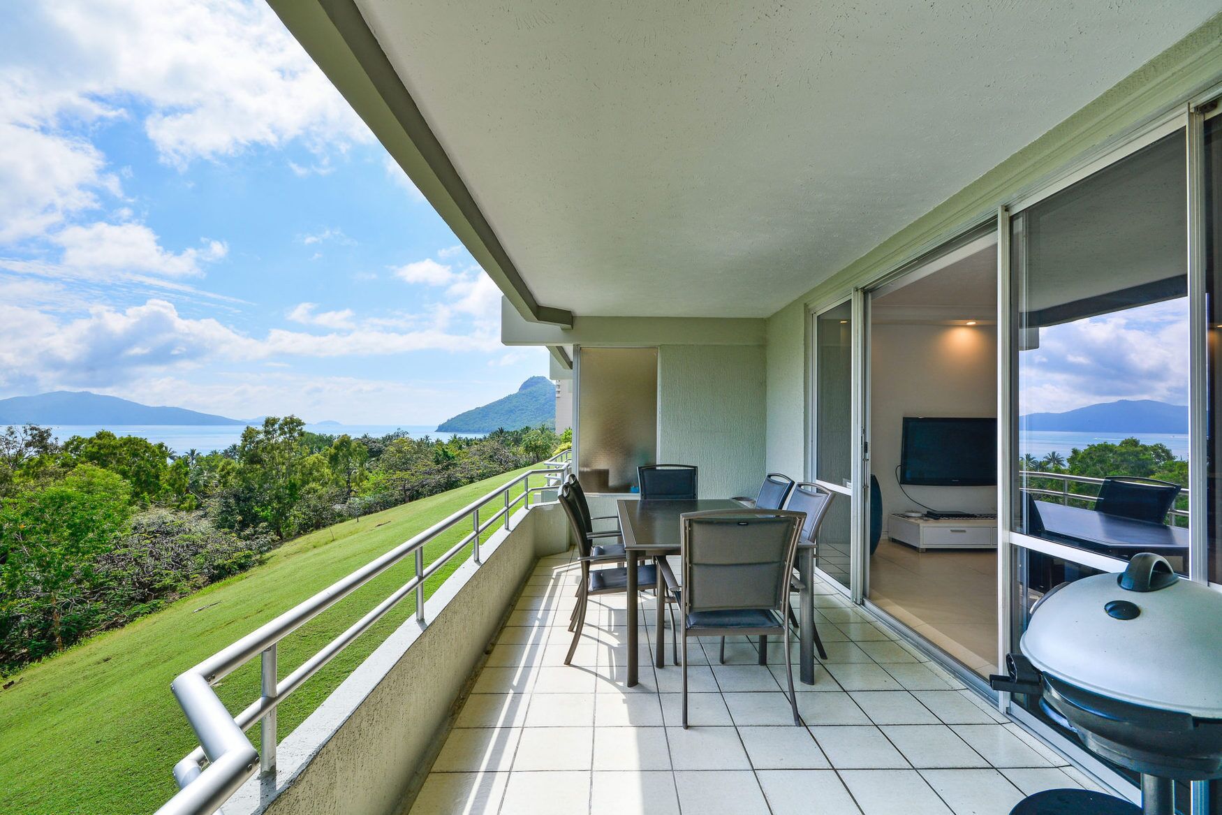 Ponciana 101 Hamilton Island Centrally Located 3 Bedroom, Plus Buggy