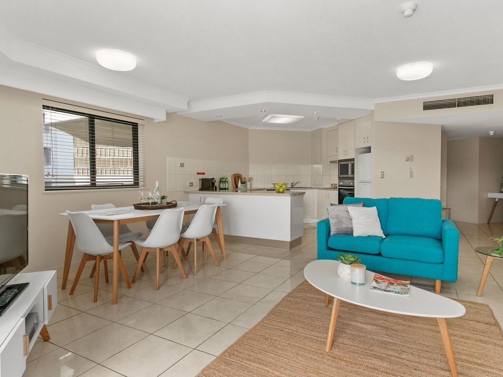 19/181 Esplanade, Cairns City - Ocean Views IN THE Cairns CBD