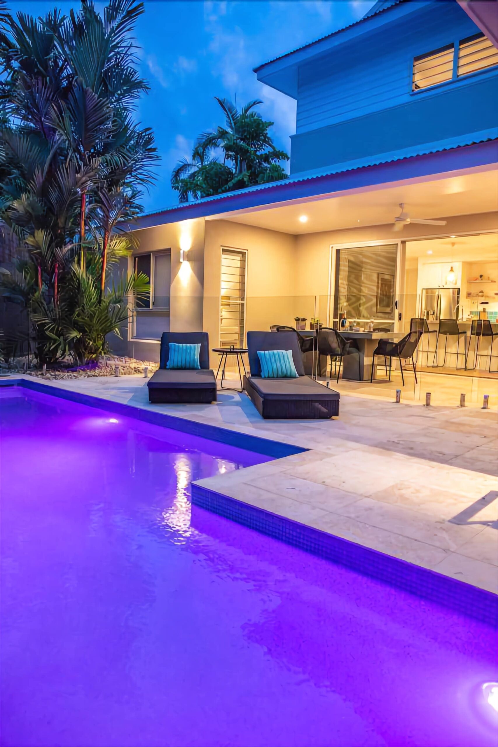 Port Beach House #2 With Tropical Private Heated Pool