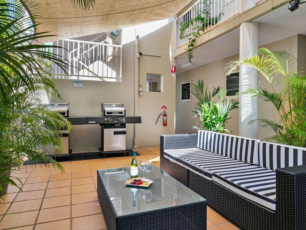 Port Douglas Apartments, Location, Location