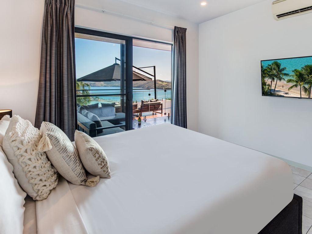 Southwinds - Stunning 7 Bedroom House on Hamilton Island