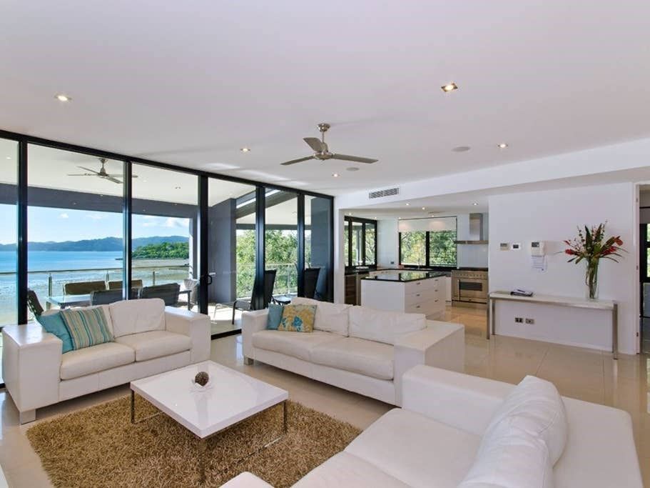 Edge Apartment 19 - Seaview Apartment on Hamilton Island