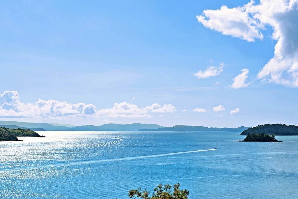 Shorelines 18 - Seaview Apartment on Hamilton Island