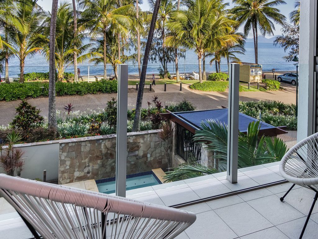 Island Views Seven Beachfront Apartment