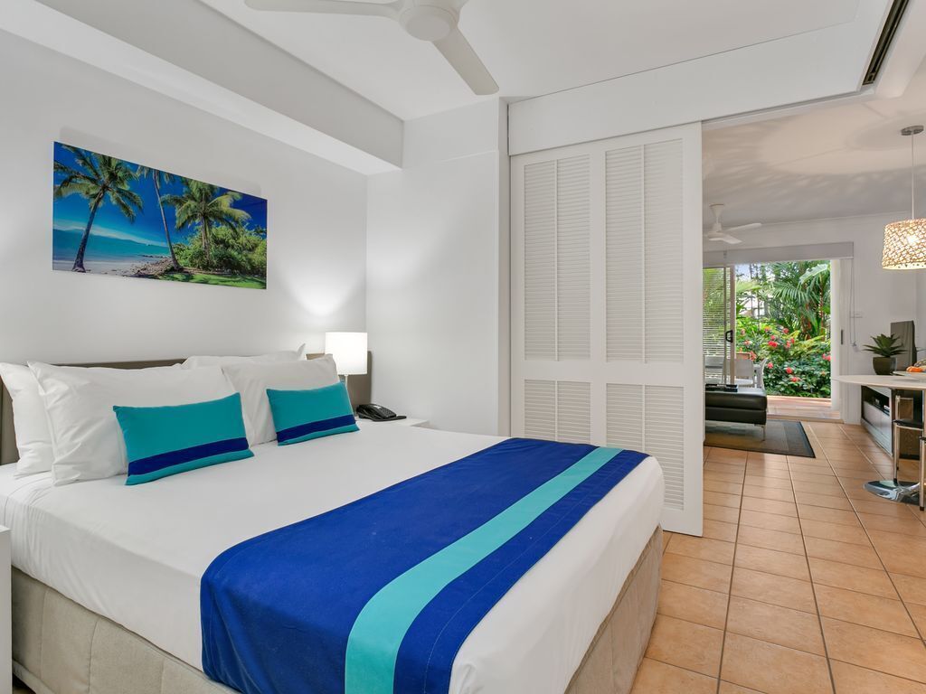 Port Douglas Apartments, Location, Location