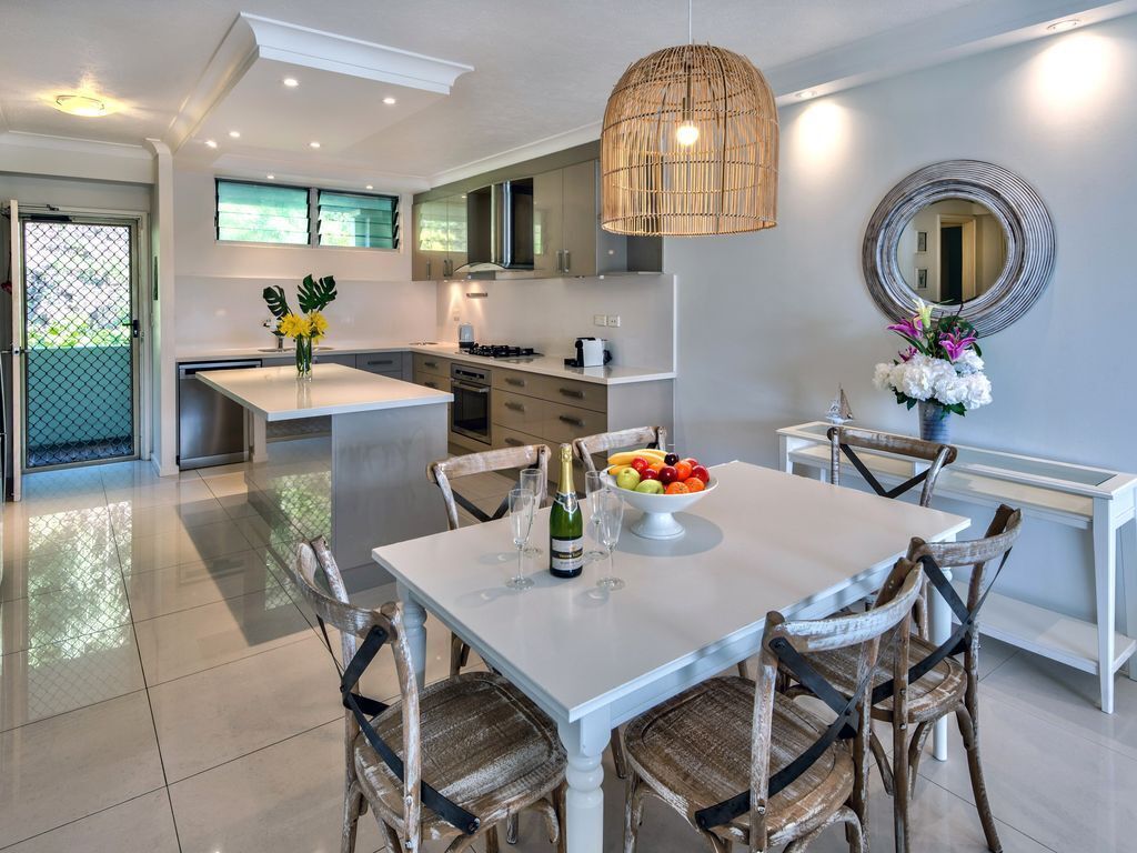 Poinciana Lodge 102 - Seaview Apartment on Hamilton Island