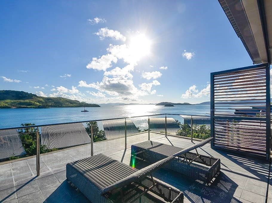 Yacht Club Villa 32 - Beautiful Villa on Hamilton Island