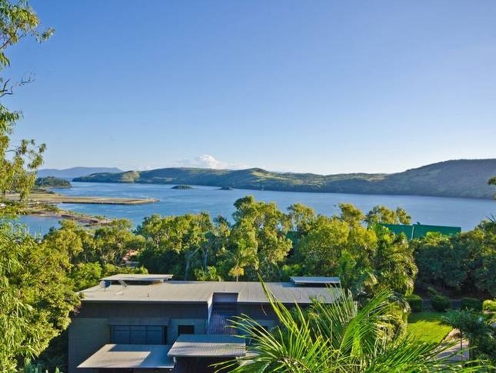 Oasis 18 – Hamilton Island