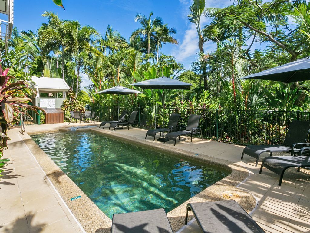 Port Douglas Apartments, Location, Location