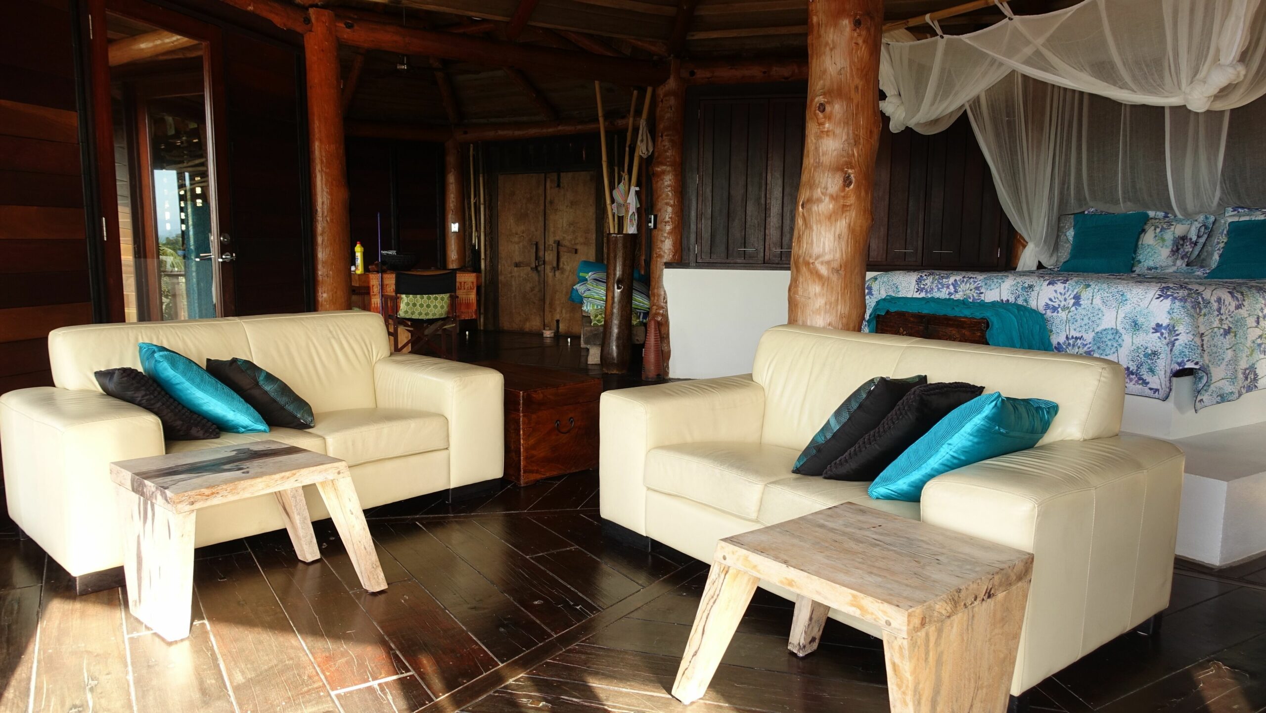 Romantic Luxury Villa, Magnesium Plunge Pool, Perfect for Couples.private Island