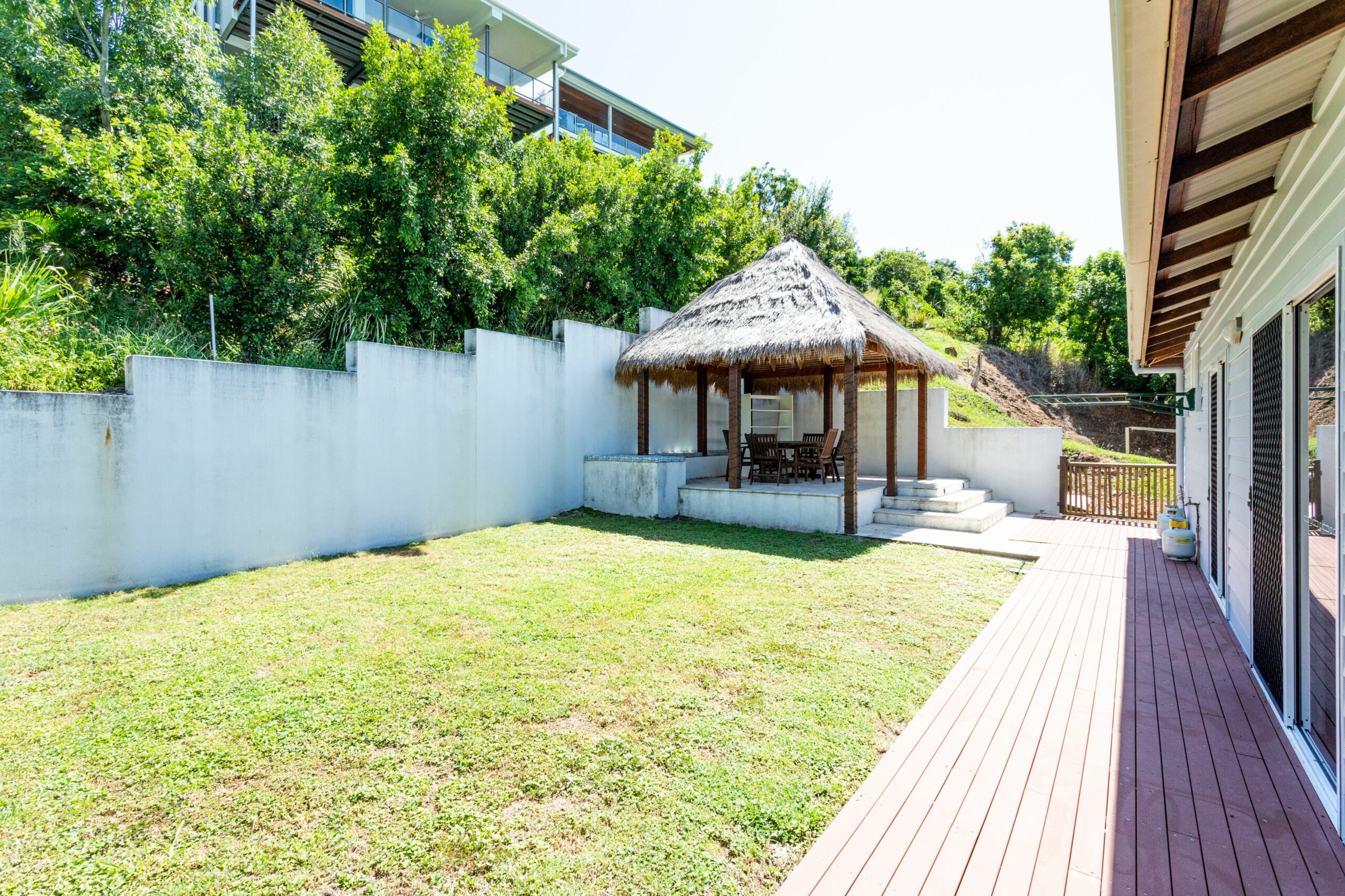 Panoramic views, central Airlie beach, short Stroll to the beaches & village