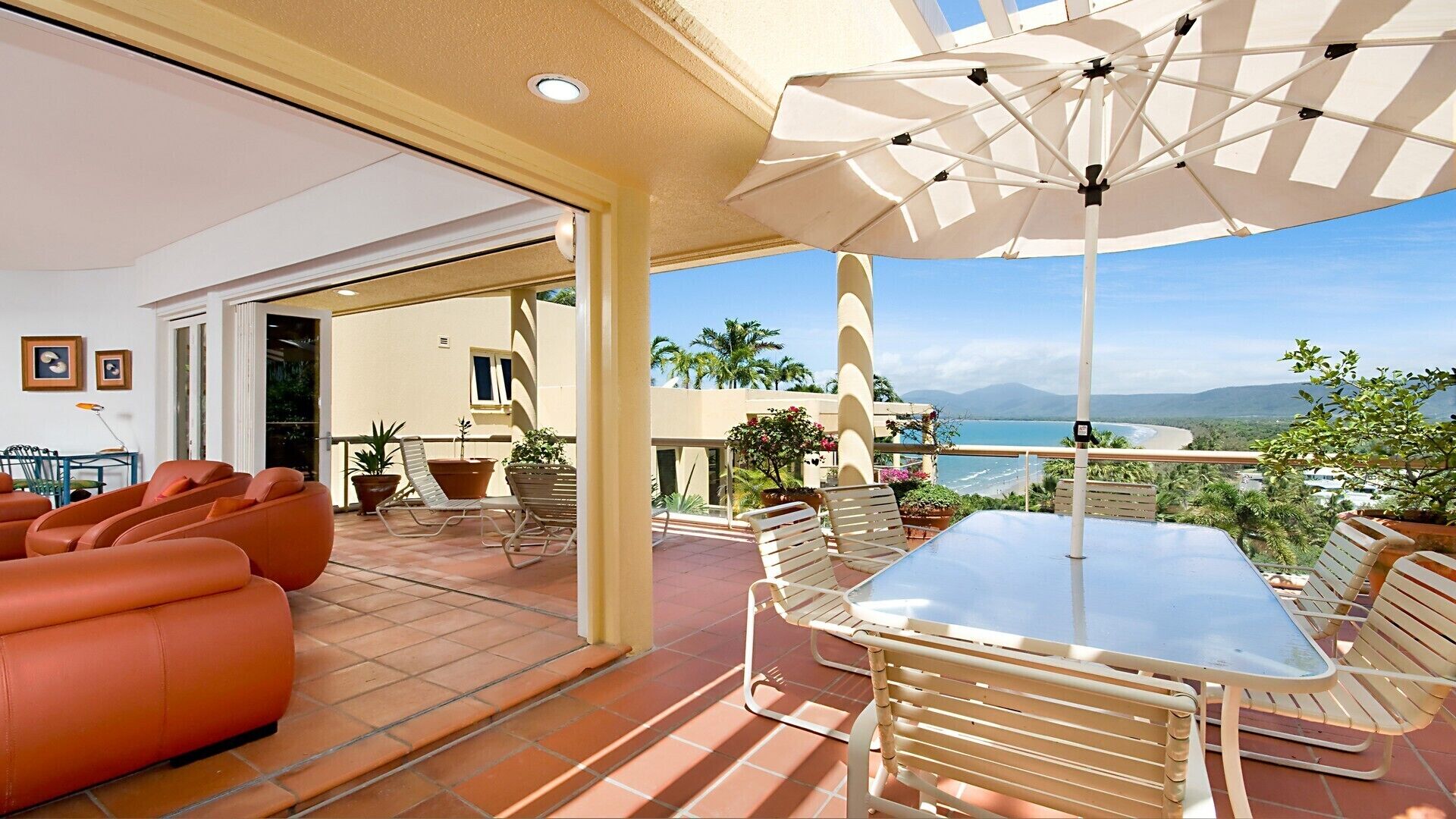 The Hill Penthouse - Port Douglas