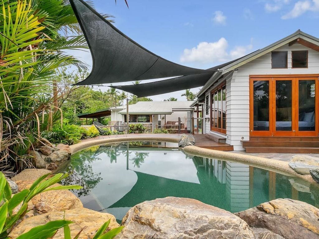 10 Flemming Street · Lazenby Lodge - Stunning Private Pool