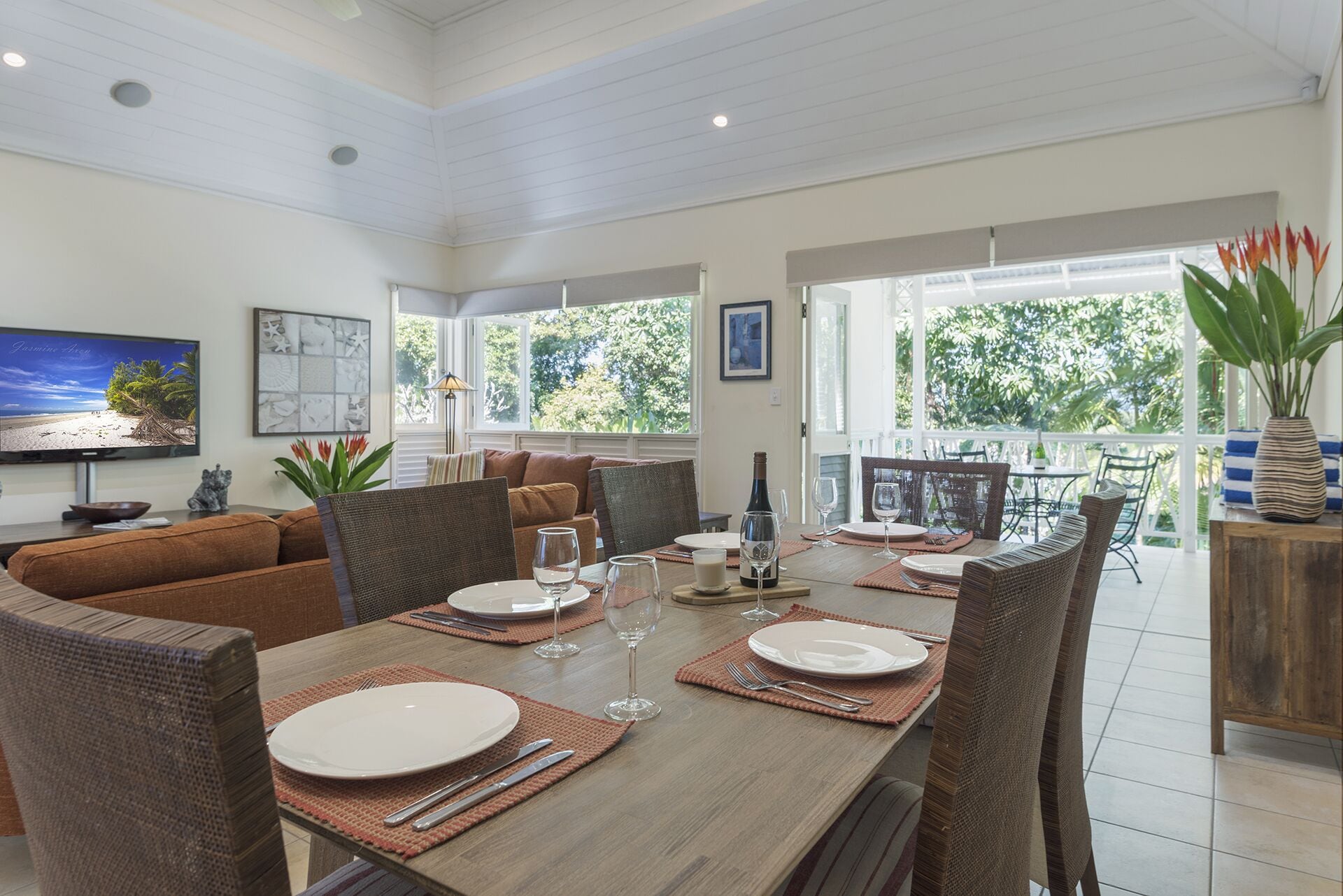 Amber Villa Port Douglas in the Heart of Town Newly Refurbished