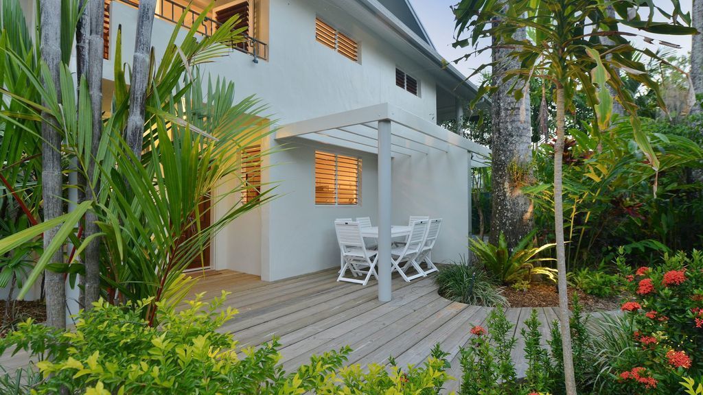 Beachfront 3 Bedroom Bliss in Port Douglas, Private and Perfect Getaway