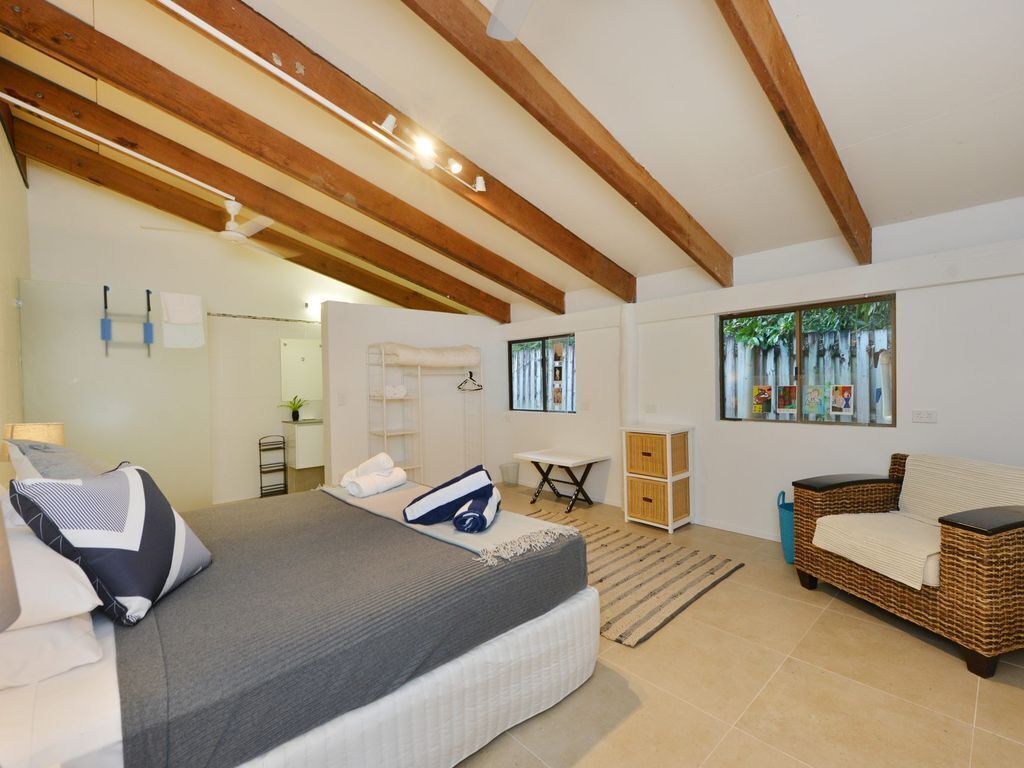 Pavilions in the Palms Heated Pool Short Path To Beach Five Bedrooms Sleeps 14