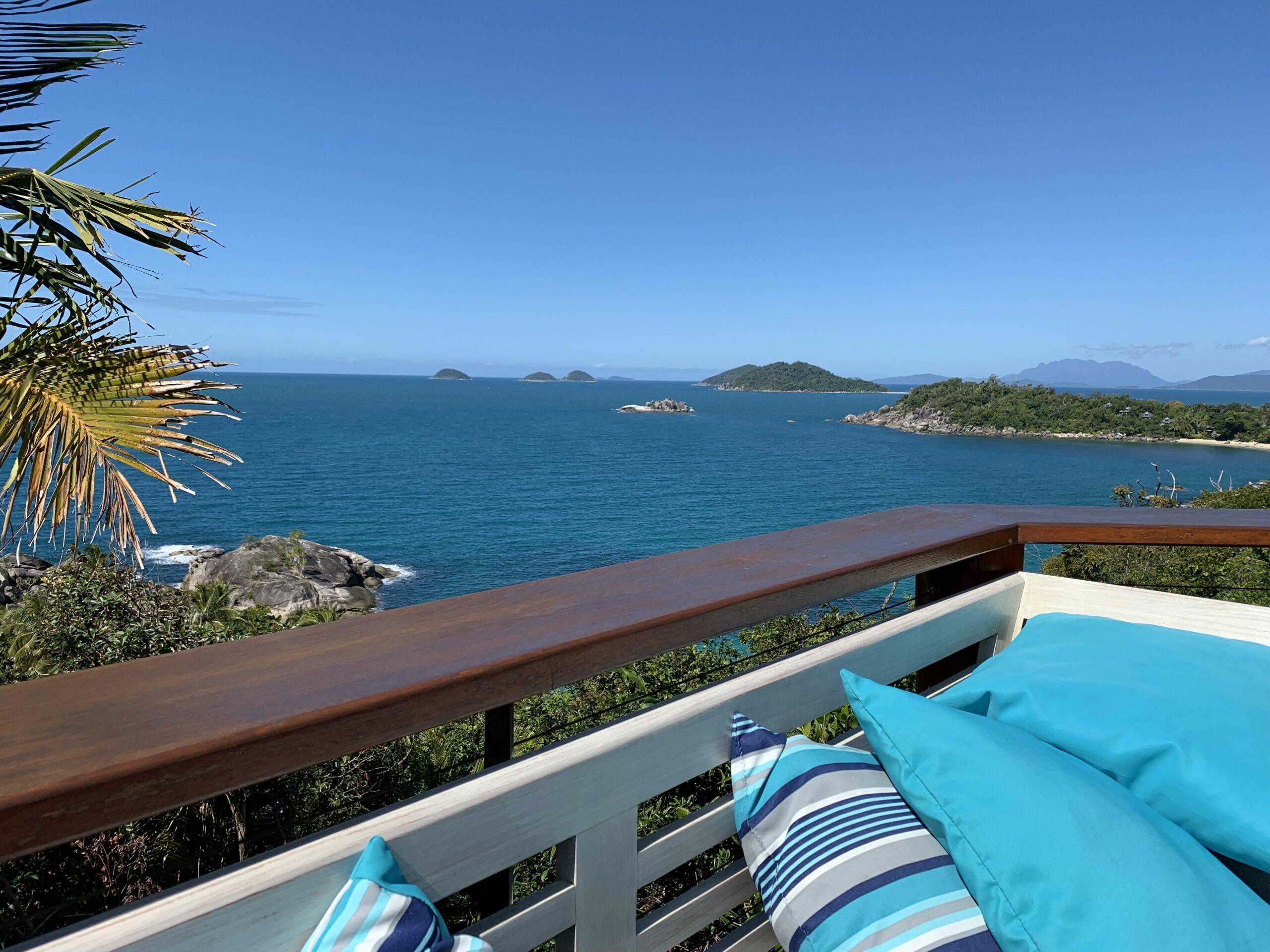 Romantic Luxury Villa, Magnesium Plunge Pool, Perfect for Couples.private Island