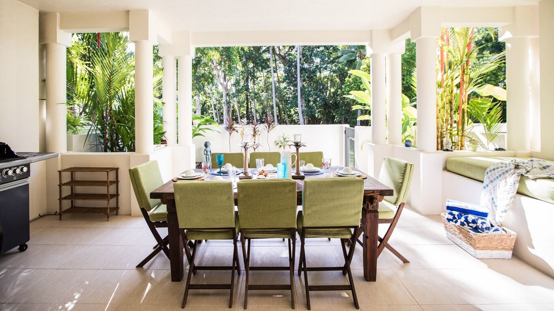 Amaroo Port Douglas - Beachfront Delight