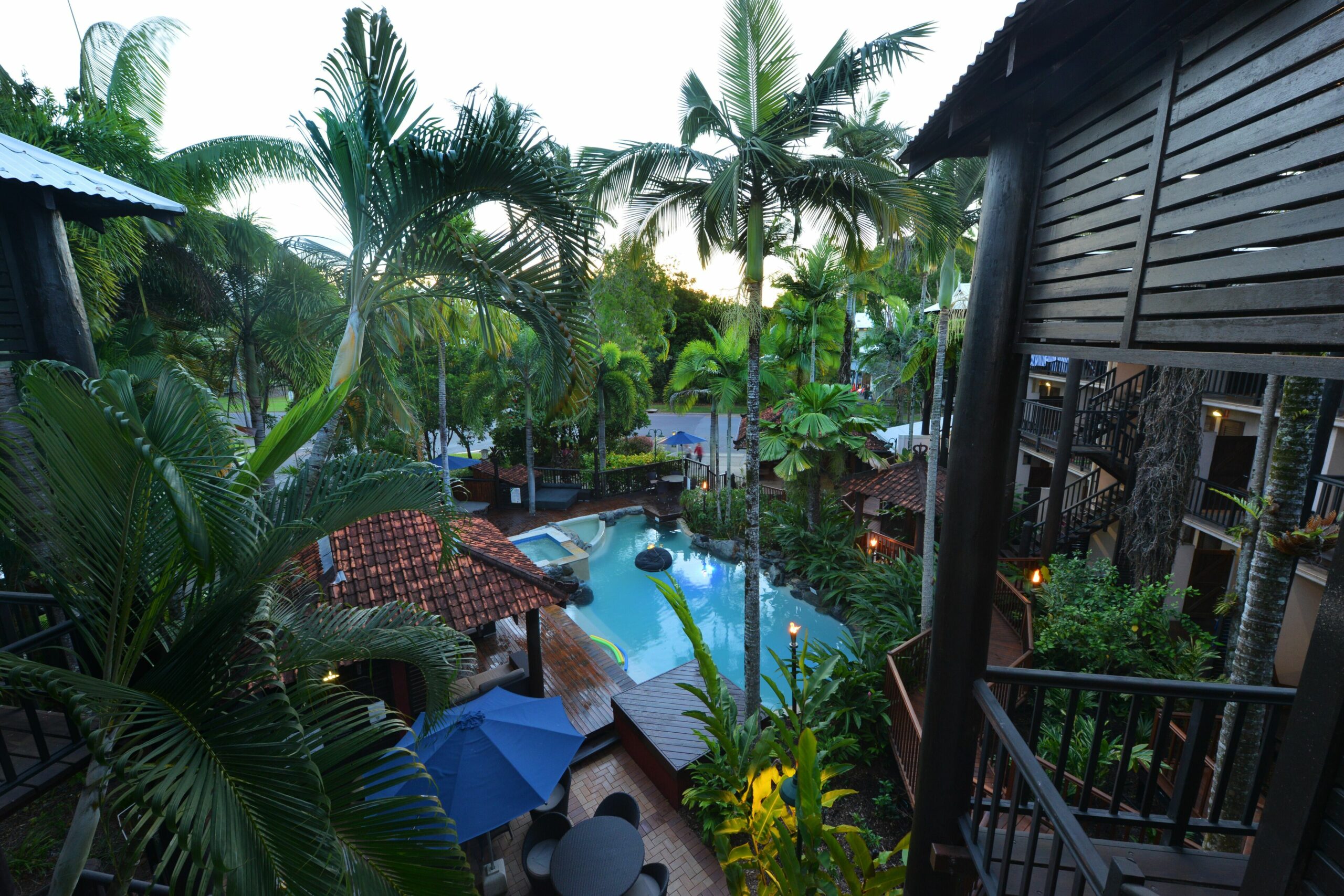 Balinese Breeze-walk to all Port has to Offer, Heat Pool & Wifi