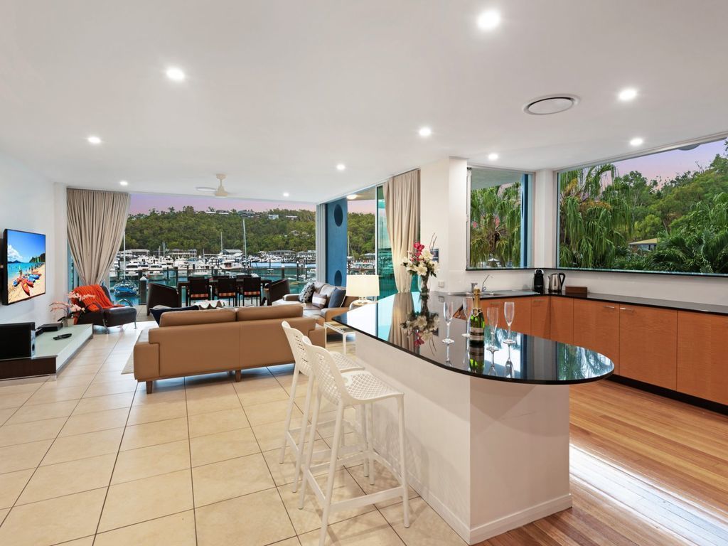 Prestige Pavillion Luxury 4 Bedroom Oceanfront With Buggy Great Location Pavillions 3 Hamilton Island